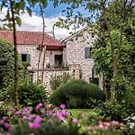 Heritage & Estate Raznjevica Dvori Ad 1307 מלון
