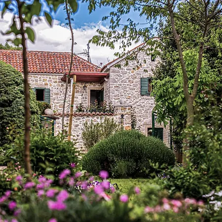 Heritage & Estate Raznjevica Dvori Ad 1307 酒店