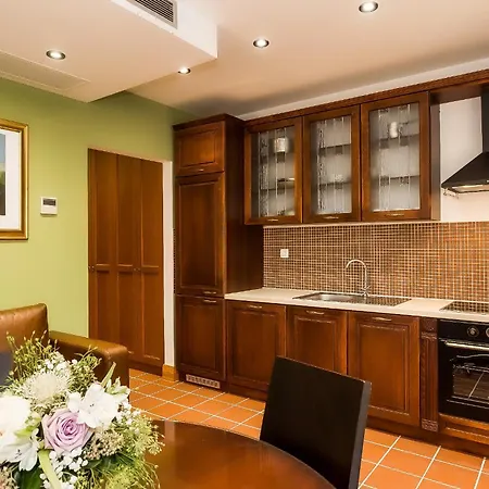 Hotel Heritage & Estate Raznjevica Dvori Ad 1307 Polaca