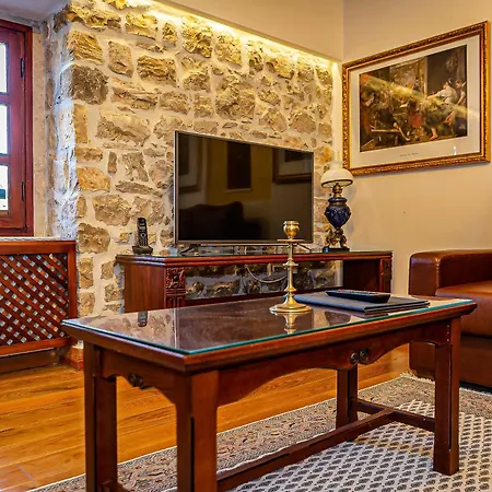 Hotel Heritage & Estate Raznjevica Dvori Ad 1307