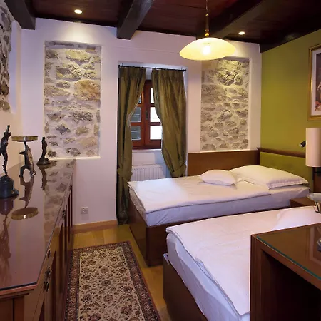 Heritage & Estate Raznjevica Dvori Ad 1307 Szálloda Polača