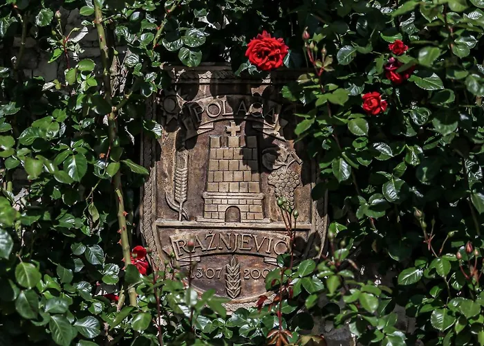 Heritage & Estate Raznjevica Dvori Ad 1307 Otel