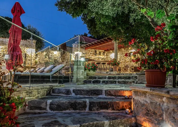 Heritage & Estate Raznjevica Dvori Ad 1307 Hotel Polaca