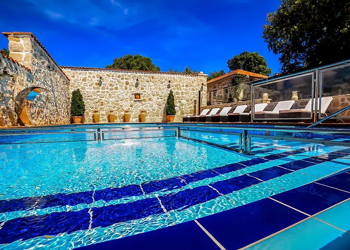 Heritage & Estate Raznjevica Dvori Ad 1307 Hotel