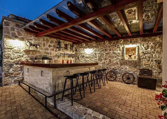 Heritage & Estate Raznjevica Dvori Ad 1307 Hotel Polaca
