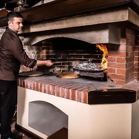 Heritage & Estate Raznjevica Dvori Ad 1307 5* Polaca