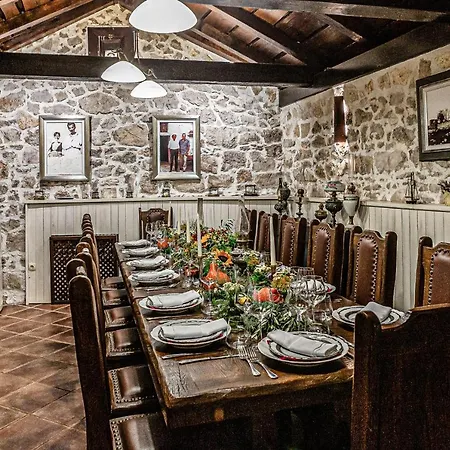 Heritage & Estate Raznjevica Dvori Ad 1307 5* Polaca