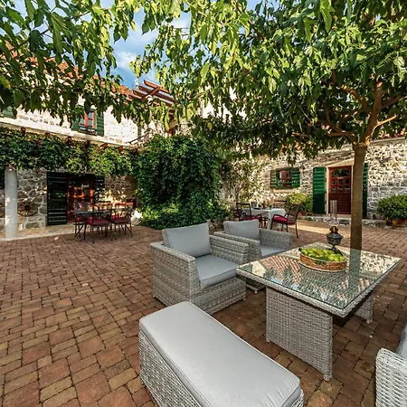 Hotel Heritage & Estate Raznjevica Dvori Ad 1307 5*