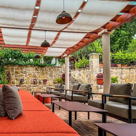 Heritage & Estate Raznjevica Dvori Ad 1307 Hotel Polaca