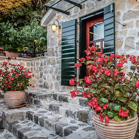 Heritage & Estate Raznjevica Dvori Ad 1307 Hotel Polaca