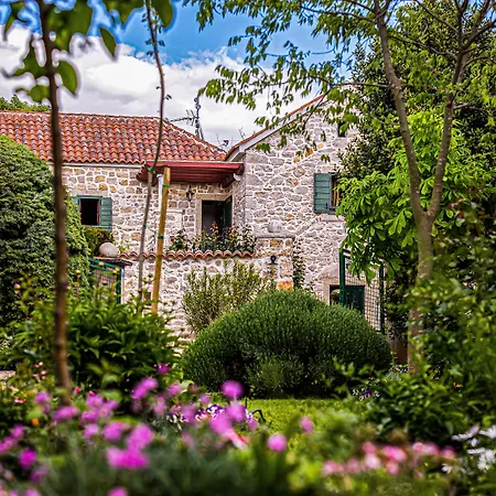 Heritage & Estate Raznjevica Dvori Ad 1307 5* Polača