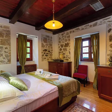 Heritage & Estate Raznjevica Dvori Ad 1307 Polaca