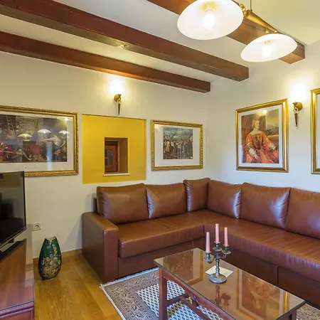 Heritage & Estate Raznjevica Dvori Ad 1307 5* Polaca