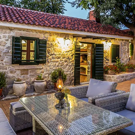 Heritage & Estate Raznjevica Dvori Ad 1307 Otel 5*
