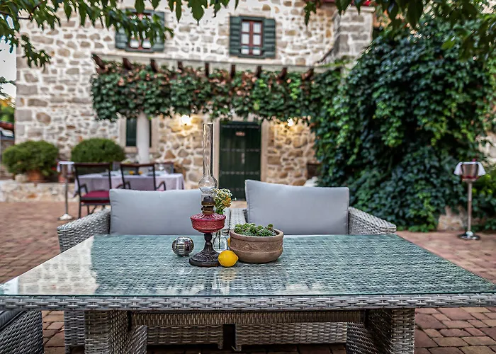 Heritage & Estate Raznjevica Dvori Ad 1307 Hotel Polaca